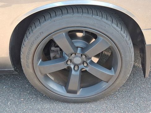 Used 2012 Dodge Challenger R/T RWD image 7