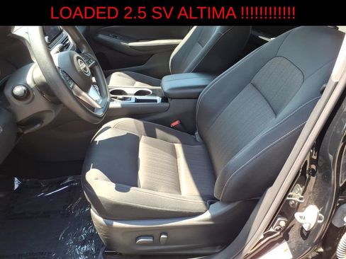 Used 2024 Nissan Altima 2.5 SV FWD image 14