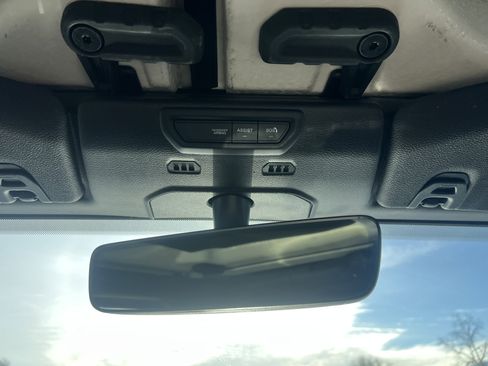 Used 2022 Jeep Wrangler Unlimited Sport image 24