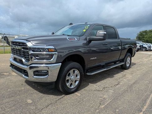 Used 2025 RAM 2500 Big Horn AWD/4WD image 8