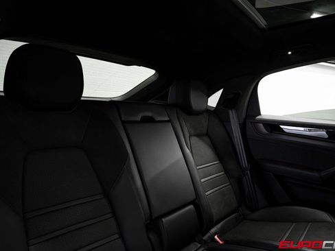 Used 2025 Porsche Cayenne GTS image 35