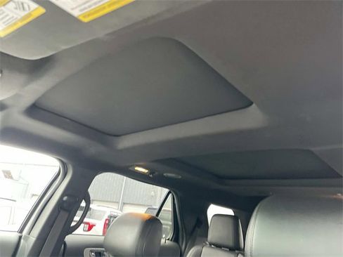 Used 2015 Ford Explorer XLT w/ Equipment Group 202A image 24