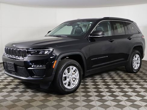 Used 2023 Jeep Grand Cherokee Limited AWD/4WD image 9