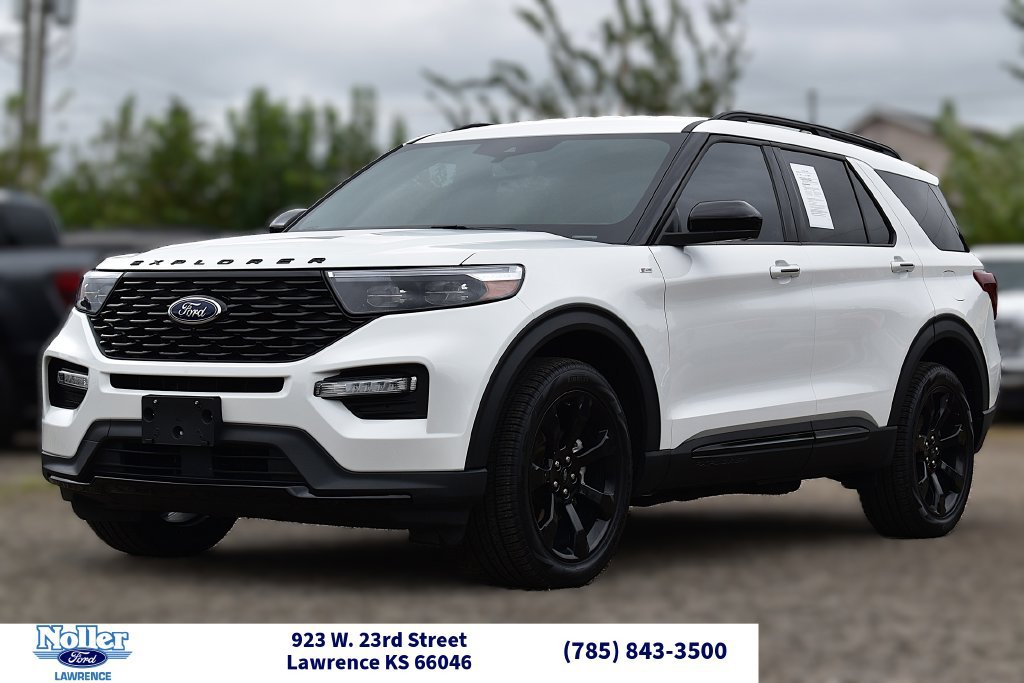 Used 2023 Ford Explorer ST-Line AWD/4WD image 1