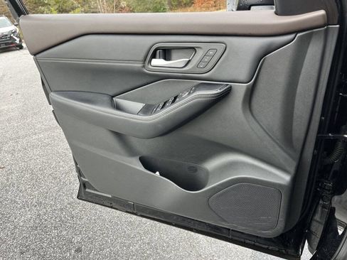 Certified 2023 Nissan Rogue SL w/ SL Premium Package image 16