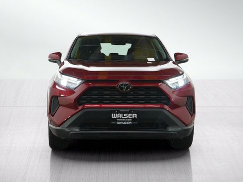 Used 2024 Toyota RAV4 LE AWD/4WD image 8
