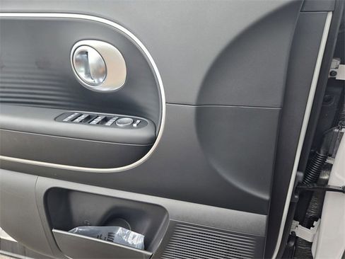 New 2026 Hyundai Ioniq 9 SE image 16