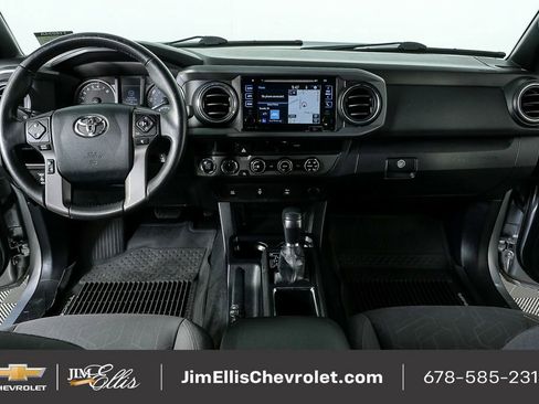 Used 2016 Toyota Tacoma TRD Off-Road image 19