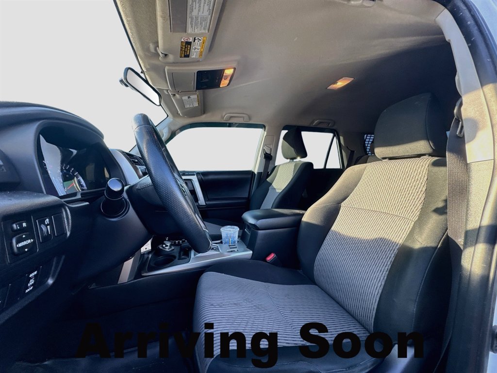 Used 2017 Toyota 4Runner SR5 AWD/4WD image 3