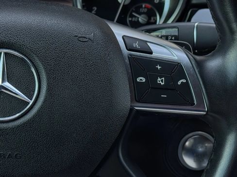 Used 2016 Mercedes-Benz GL 550 4MATIC image 29