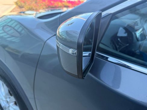 Used 2019 Nissan Rogue S w/ Special Edition Package FWD image 29
