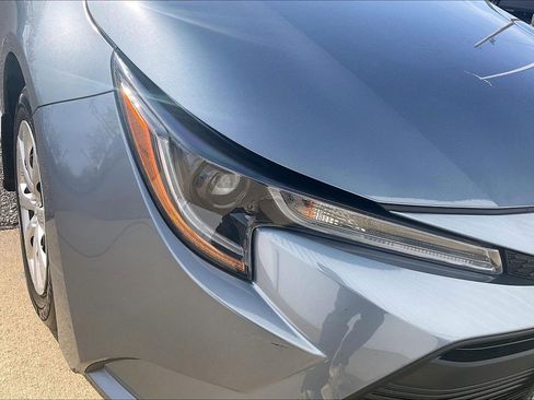 Used 2025 Toyota Corolla LE image 32