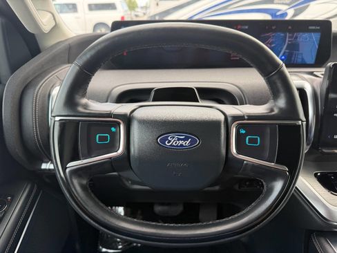 Used 2025 Ford Expedition Max Platinum AWD/4WD image 39