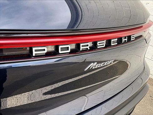 Used 2023 Porsche Macan AWD/4WD image 13