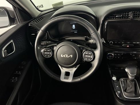 Used 2023 Kia Soul EX image 13
