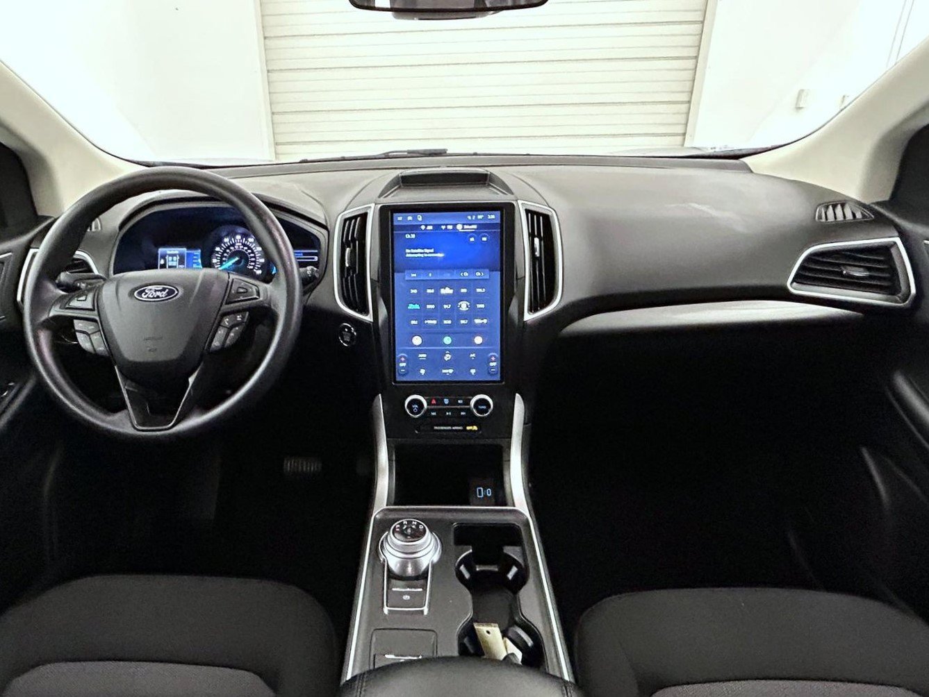 Used 2024 Ford Edge SE w/ Black Appearance Package AWD/4WD image 13