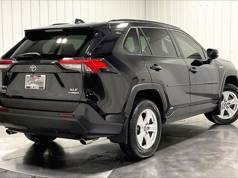 Used 2020 Toyota RAV4 XLE w/ Convenience Package image 13