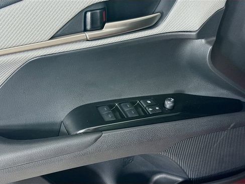 Used 2025 Toyota Camry SE w/ Multimedia Upgrade Package image 17