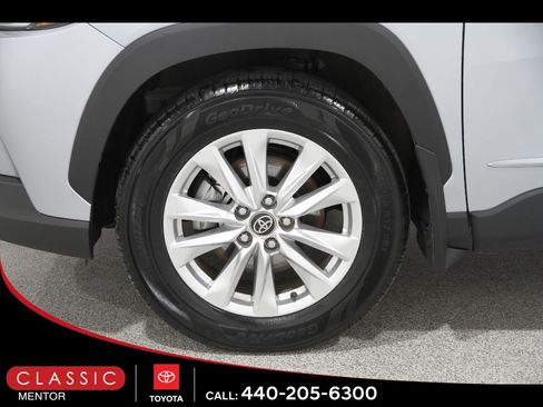 Certified 2023 Toyota Corolla Cross LE w/ Moonroof Package AWD/4WD image 21