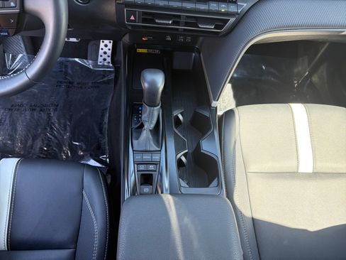 Used 2026 Toyota Camry SE FWD image 19