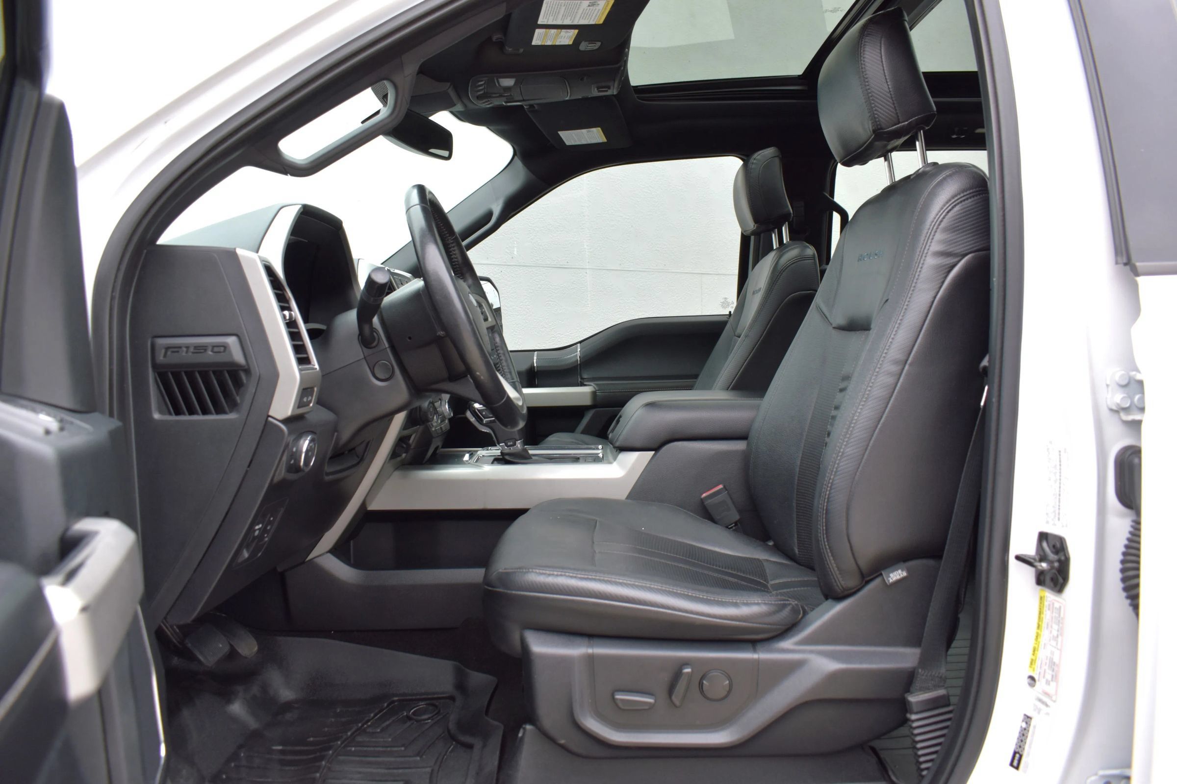 Used 2019 Ford F150 Lariat w/ Equipment Group 502A Luxury AWD/4WD image 12