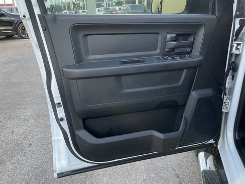 Used 2018 RAM 3500 Tradesman w/ Chrome Appearance Group image 33