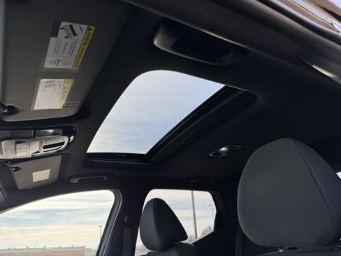 Used 2022 Hyundai Santa Cruz SEL Premium image 9