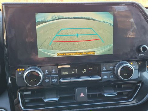 Used 2023 Toyota Highlander XSE image 27