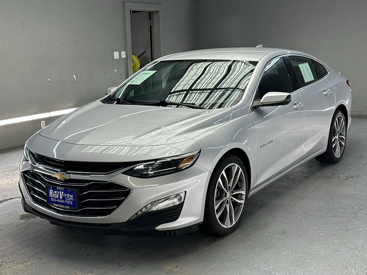 Used 2022 Chevrolet Malibu LT FWD image 3