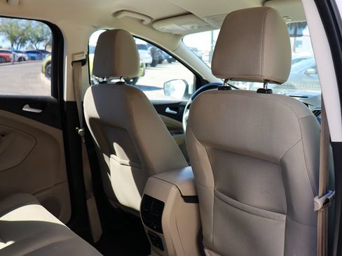 Used 2017 Ford Escape SE w/ Equipment Group 201A AWD/4WD image 29