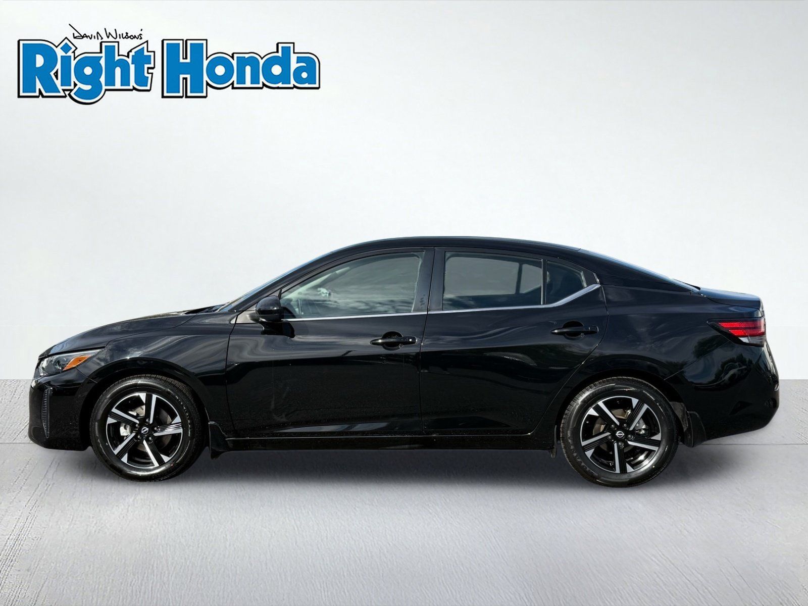 Used 2025 Nissan Sentra SV FWD image 3