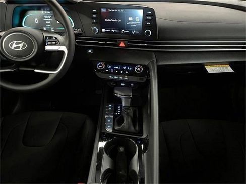 Certified 2025 Hyundai Elantra Blue image 14