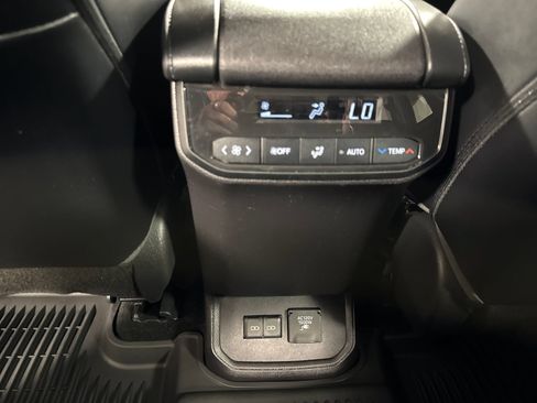 Used 2023 Toyota Highlander Limited AWD/4WD image 26