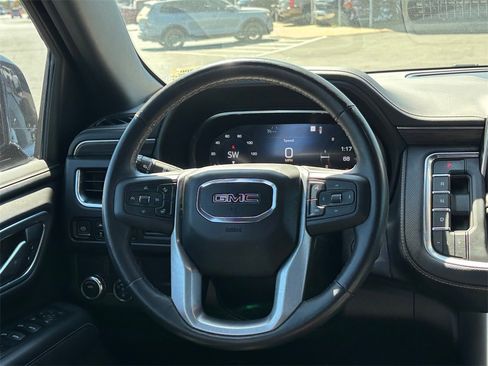 Used 2022 GMC Yukon SLT w/ SLT Luxury Package image 25