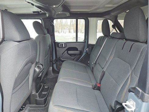 Used 2025 Jeep Wrangler Willys image 18