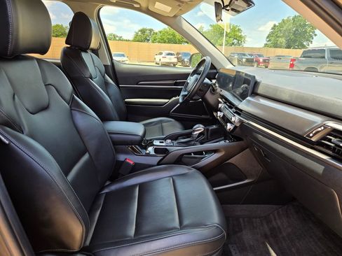Used 2025 Kia Telluride S AWD/4WD image 27