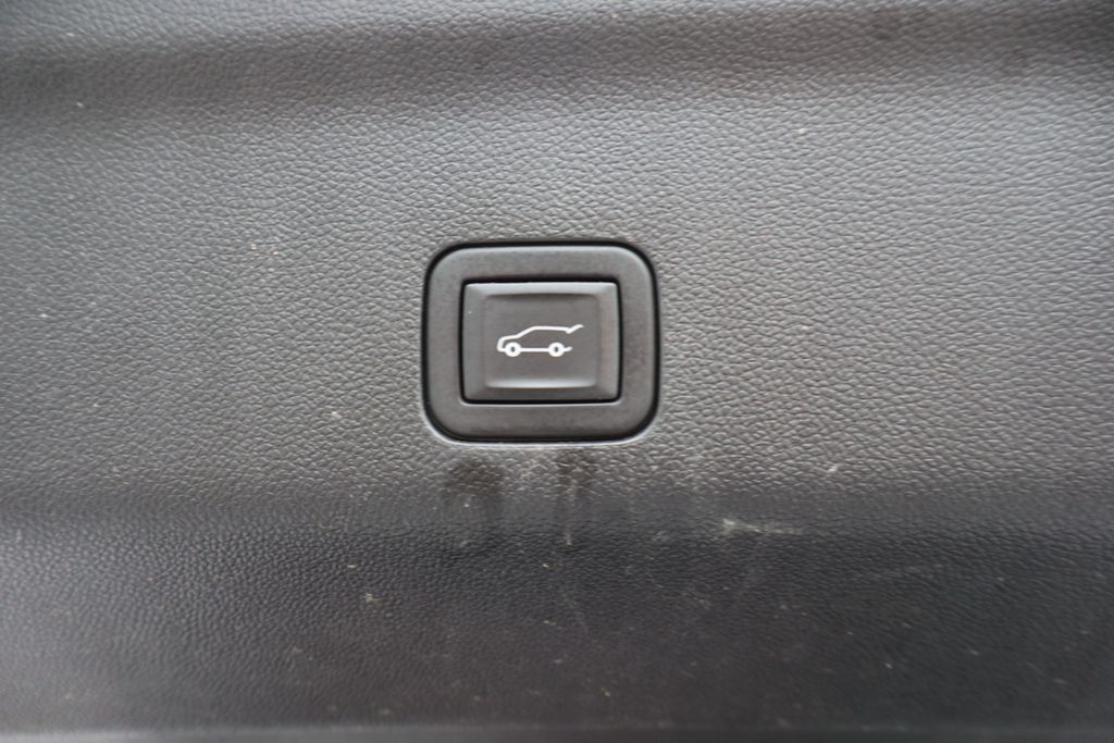 Used 2024 Cadillac Escalade ESV V AWD/4WD image 35