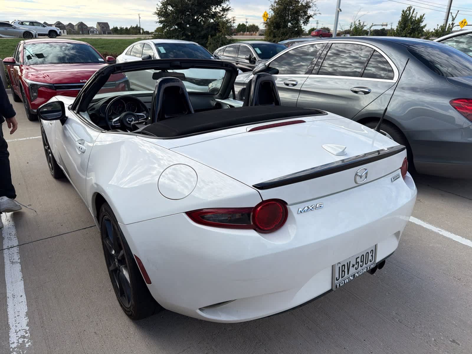 Used 2016 MAZDA MX-5 Miata Club RWD image 5