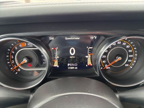 Used 2023 Jeep Wrangler Altitude image 30