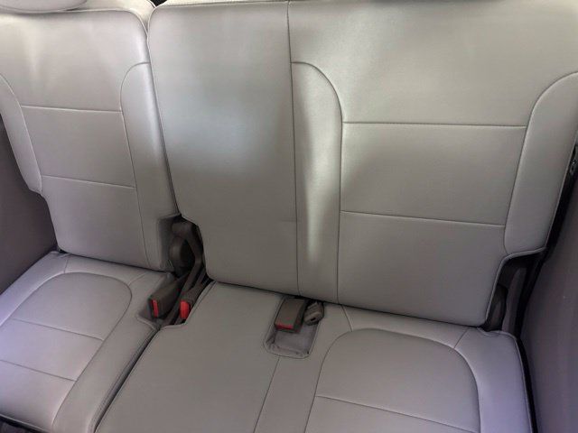 Used 2020 Chevrolet Traverse Premier w/ LPO, Roadside Safety Package AWD/4WD image 27