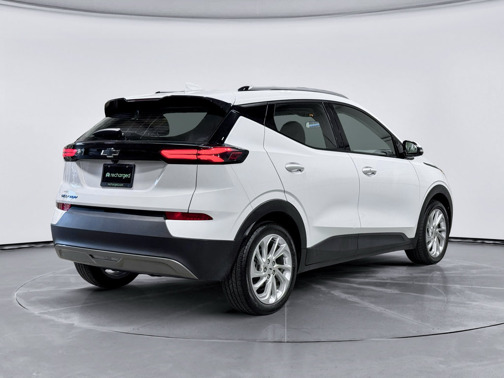 Used 2023 Chevrolet Bolt EUV LT FWD image 3