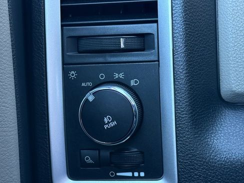 Used 2012 RAM 1500 Big Horn image 29