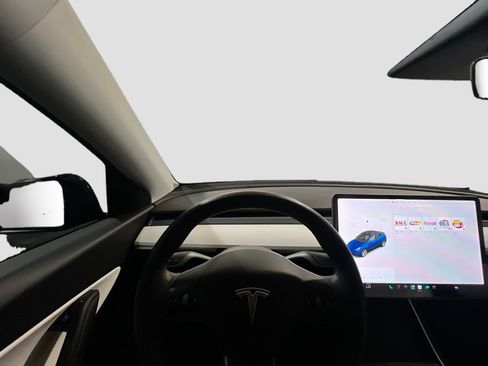 Used 2021 Tesla Model Y 2WD image 7