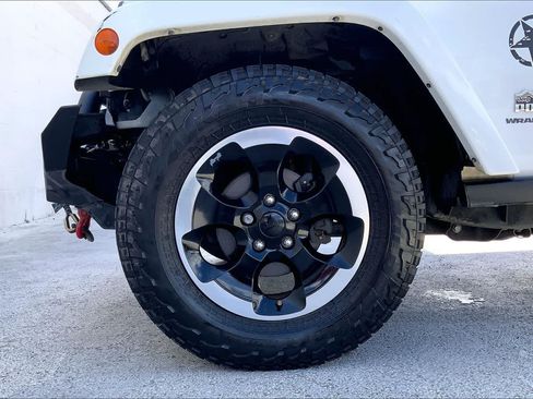 Used 2014 Jeep Wrangler Sahara AWD/4WD image 8