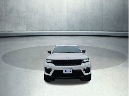 New 2025 Jeep Grand Cherokee Limited w/ Luxury Tech Group II image 9