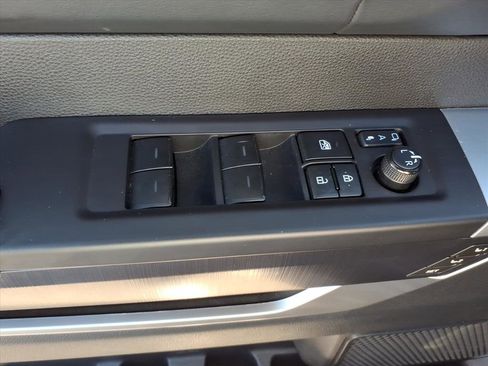 Used 2024 Toyota Tundra Platinum AWD/4WD image 25