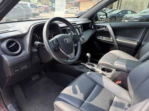 Used 2018 Toyota RAV4 SE w/ Power Extra Value Package FWD image 24