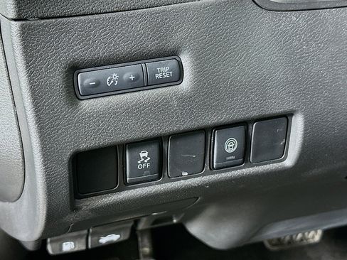 Used 2024 Nissan Murano SV image 17