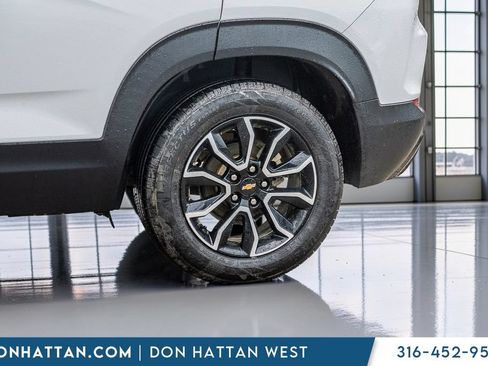 Used 2023 Chevrolet TrailBlazer ACTIV w/ Sun and Liftgate Package FWD image 38