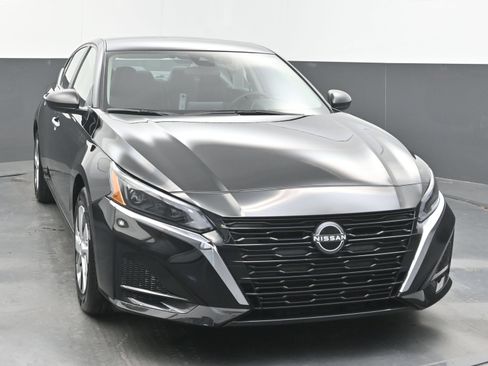 Certified 2025 Nissan Altima 2.5 S FWD image 2